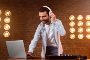 Online DJ Booking Management System